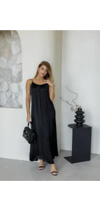 Легка та повітряна сукня в стилі relaxed glam. Вільний А-силует на тонких бретелях, делікатна збірка по лінії декольте, глибокий виріз на спині., одяг від Jador