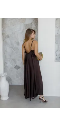 Розкішна сукня вільного силуету. Колір: Коричневий