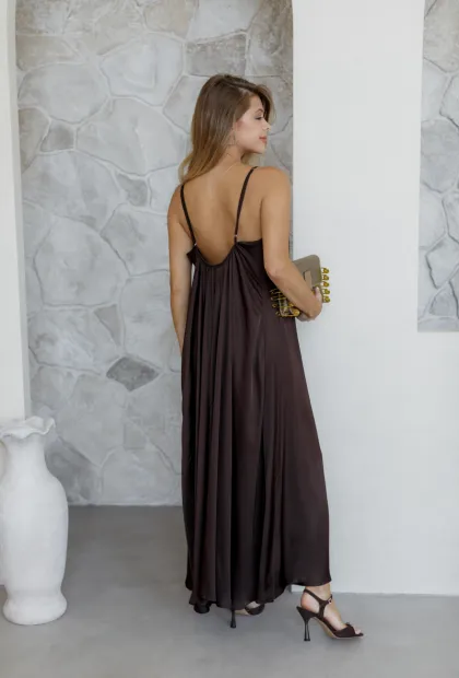 Розкішна сукня вільного силуету