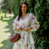 Елегантна каскадна сукня