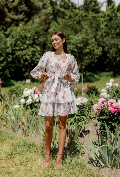 Сукня з ярусною спідницею