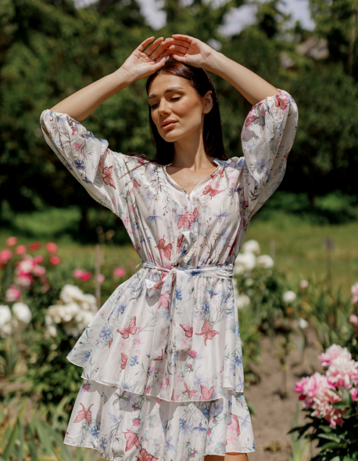 Сукня з ярусною спідницею