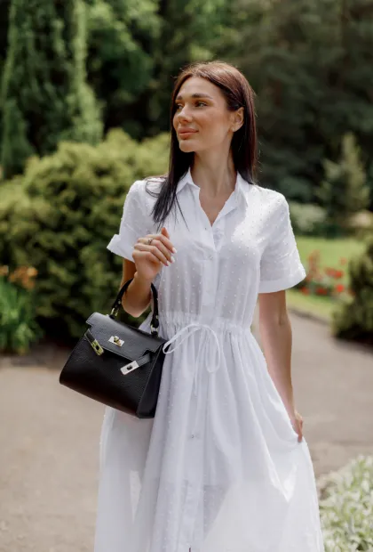 Сукня з вишивкою «рошельє»