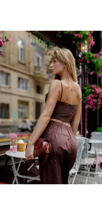 Топ з асиметричної рюшкою. Колір: Коричневий