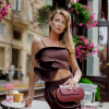 Топ з асиметричної рюшкою