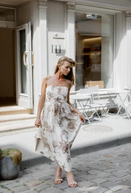 Витончена корсетна сукня