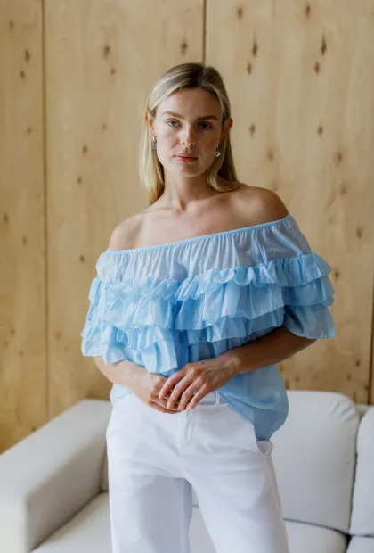 Блуза з воланами