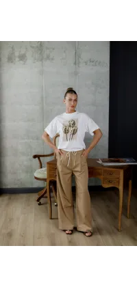 Біла бавовняна футболка з принтом  від італійського бренду, одяг від Jador