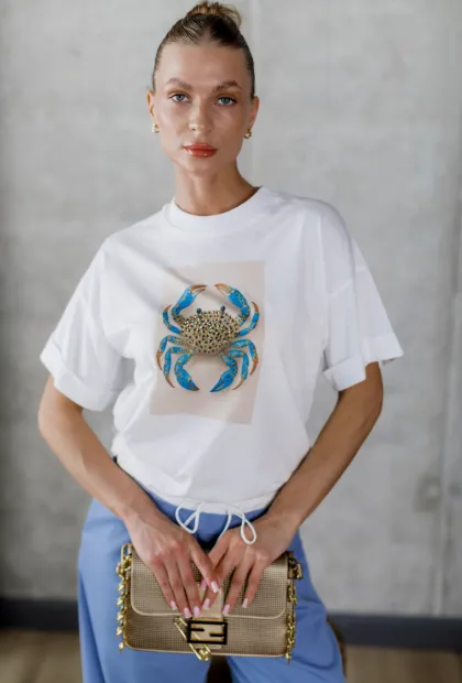 Біла футболка з принтом