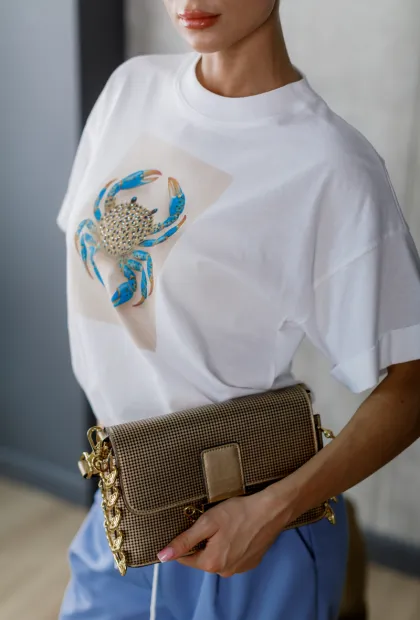 Біла футболка з принтом