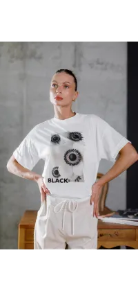 Футболка з квітковим принтом, одяг від Jador