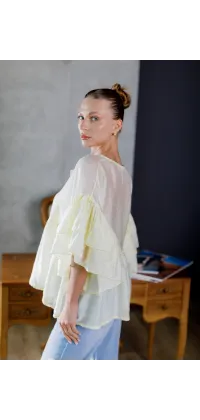 Блуза з воланами. Доступні розміри: Tu