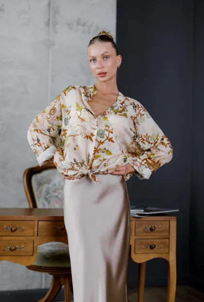 Розкішна квіткова блуза