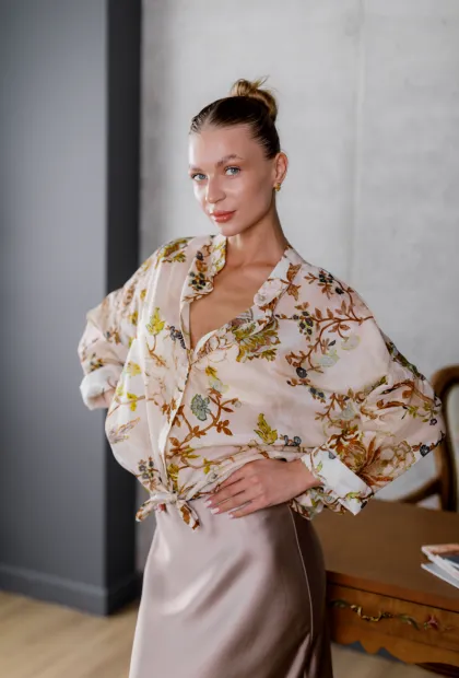 Розкішна квіткова блуза