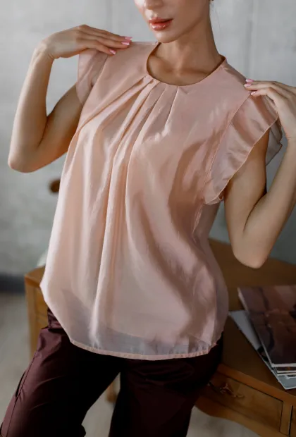 Ніжно-рожева блуза