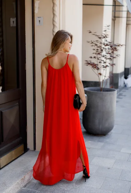 Червона сукня максі