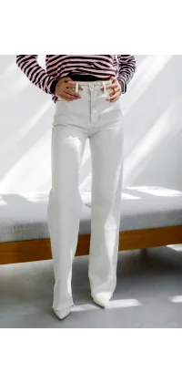 Джинси  прямого фасону. Колір: Бежевий