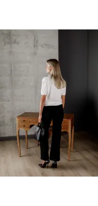 Джинси з накладними кишенями. Доступні розміри: S