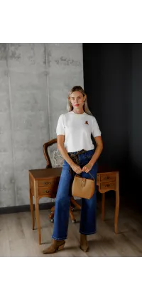 Светр із вишивкою ведмедика. Доступні розміри: 