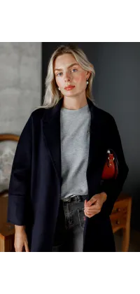 Витончене пальто прямого силуету у насиченому відтінку ocean blue, одяг від Jador