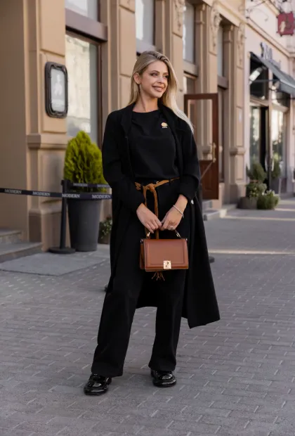 Лаконічний чорний кардиган