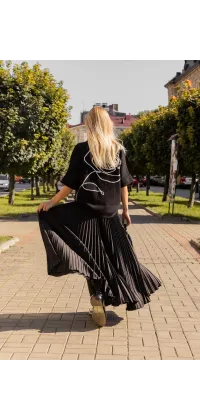 Светр з принтом троянди. Доступні розміри: 