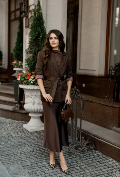 Елегантний шоколадний піджак