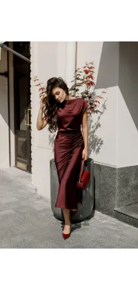 Елегантна сукня з акцентом на талії — колір бургунді від італійського виробника, одяг від Jador