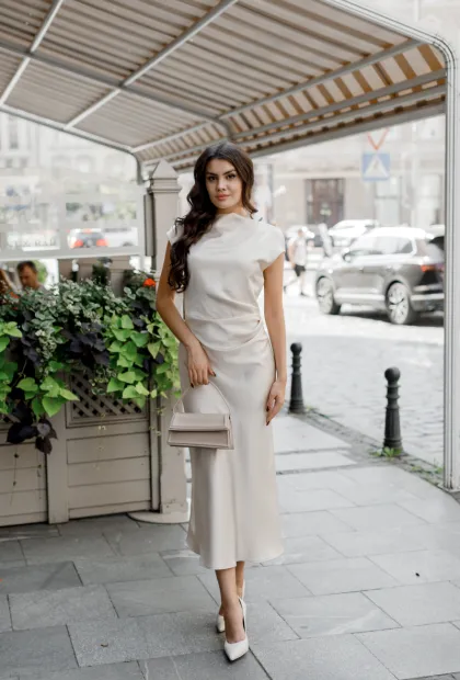 Італійська сатинова сукня