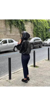 Бомбер з екошкіри з капюшоном. Доступні розміри: M