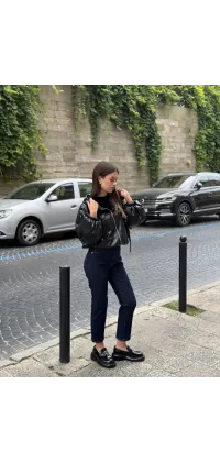 Трендовий укорочений бомбер з екошкіри з блискавкою та капюшоном — стиль і комфорт щодня., одяг від Jador