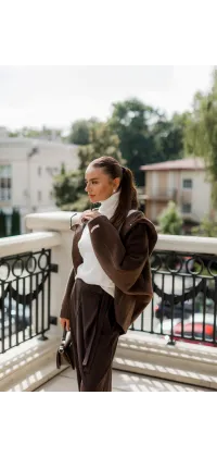 Жіночий жакет  з капюшоном. Доступні розміри: 