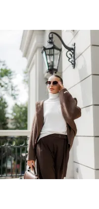 Жіночий жакет  з капюшоном, одяг від Jador