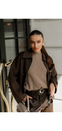 Карамельний жакет з м’якої вовни з блискавкою та прямим кроєм., одяг від Jador