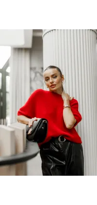 Трендовий светр з baby alpaca у яскравому червоному кольорі для стильного акценту., одяг від Jador