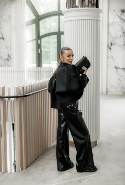 Штани з екошкіри з поясом