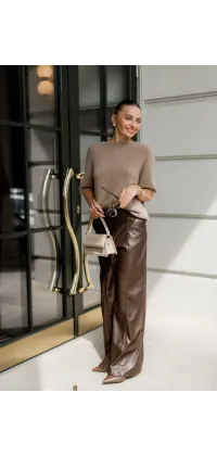 Прямі штани з преміальної французької екошкіри з високою посадкою та акцентним поясом в шоколадному відтінку, одяг від Jador