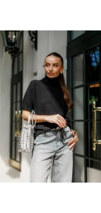 Класичний чорний джемпер. Колір: Чорний