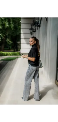 Класичний чорний джемпер. Доступні розміри: 