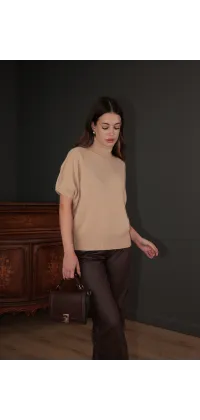 Светр з коротким рукавом. Доступні розміри: 