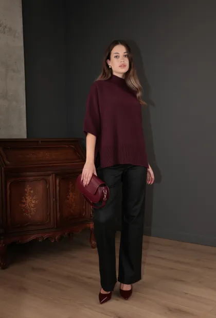 Светр з високим коміром