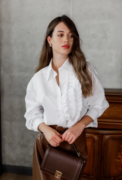 Блуза біла з воланами