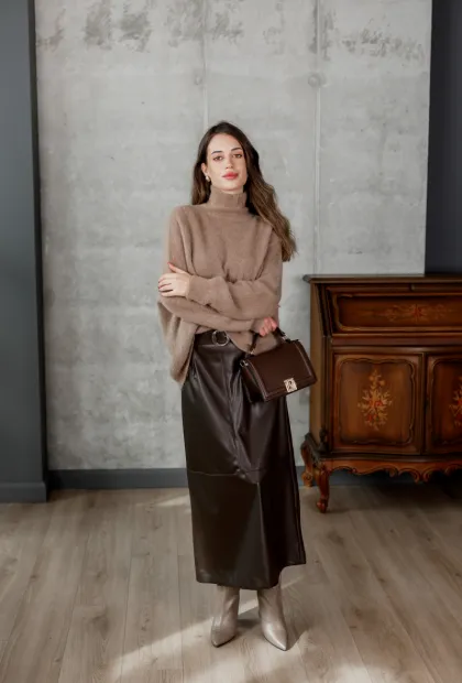 Об’ємний в’язаний светр