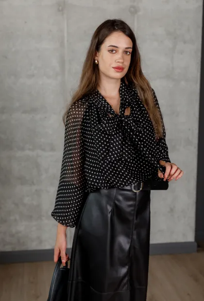 Блуза з бантом