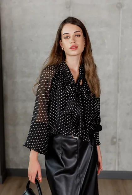 Блуза з бантом