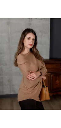 Светр із відкритим плечем. Доступні розміри: 