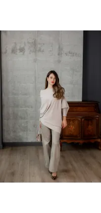 Светр із відкритим плечем. Доступні розміри: 