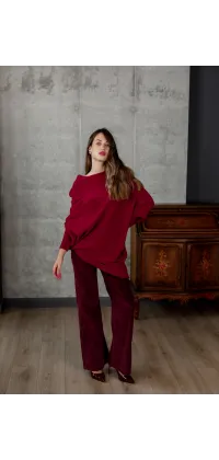 Светр асиметричний. Доступні розміри: 