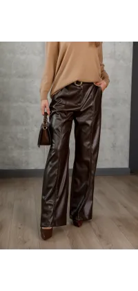 Светр з  вирізом. Доступні розміри: Tu