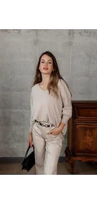 Светр з вирізом. Колір: Бежевий